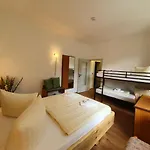 Waldhotel Am Berlin-schmoeckwitz 3* برلين