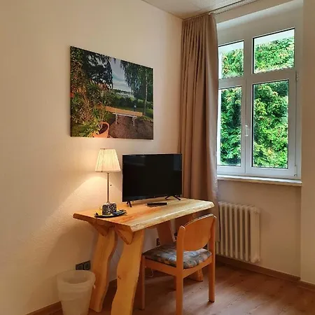호텔 Waldhotel Am Berlin-schmoeckwitz 3*