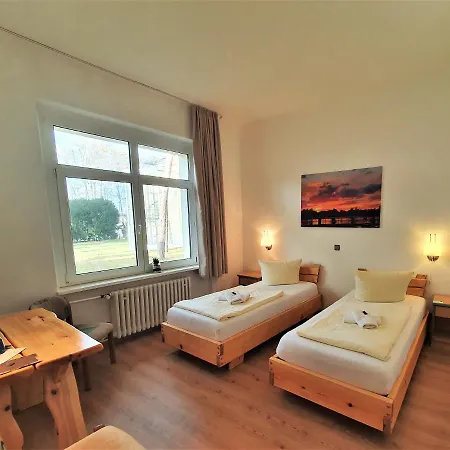 Waldhotel Am Berlin-schmoeckwitz 3*