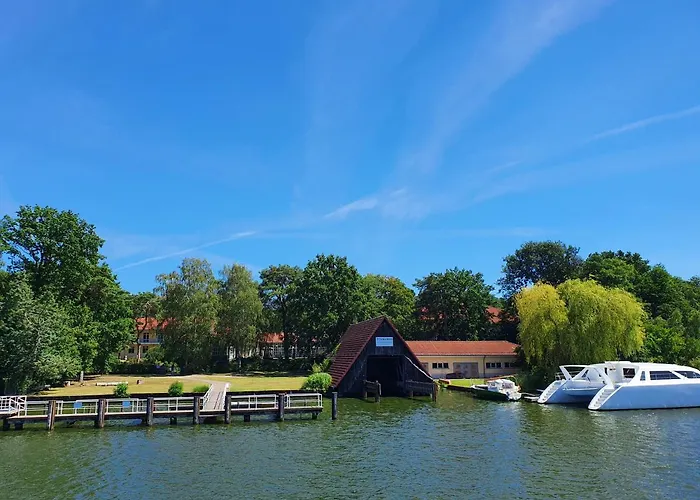 Waldhotel Am See Berlin-Schmoeckwitz