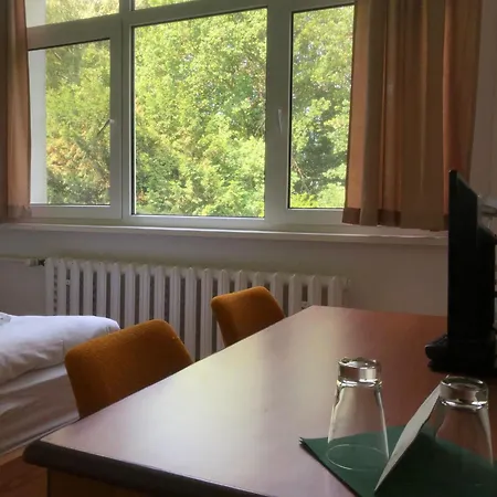 Waldhotel Am Berlin-schmoeckwitz 3*