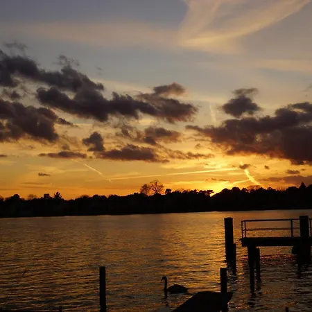 Waldhotel Am Berlin-schmoeckwitz فندق 3*