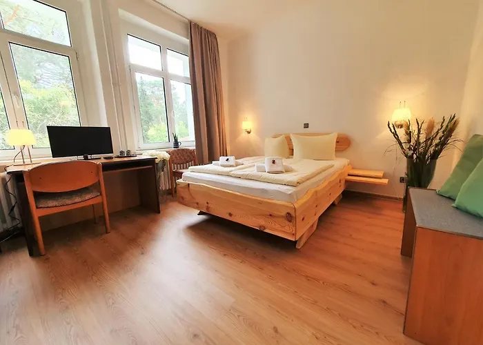 Hotel Waldhotel Am Berlin-schmoeckwitz 3*
