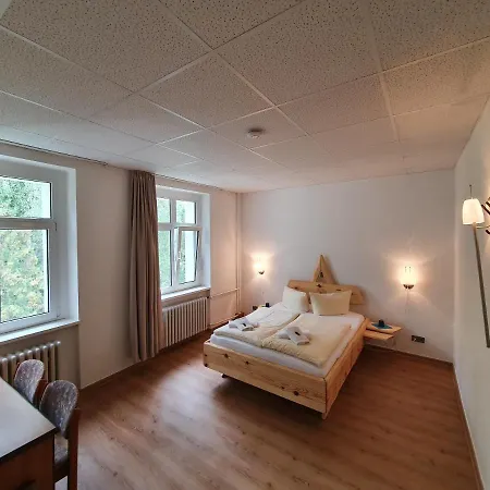 Waldhotel Am Berlin-schmoeckwitz מלון 3*