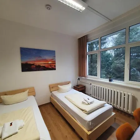 Waldhotel Am Berlin-schmoeckwitz 3* ברלין