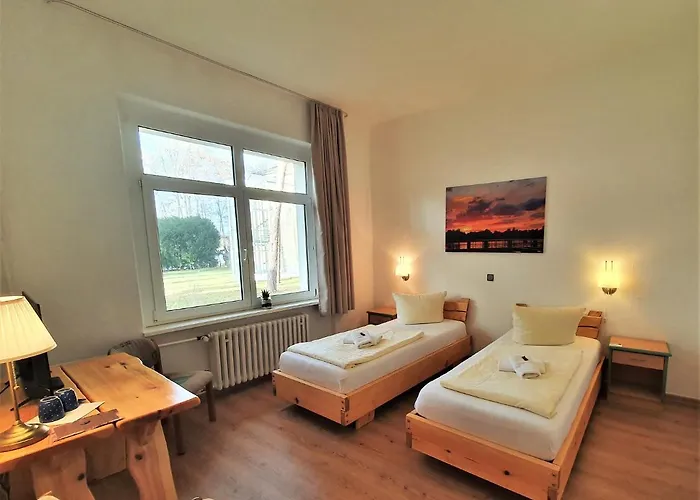 Waldhotel Am See Berlin-Schmoeckwitz 3*